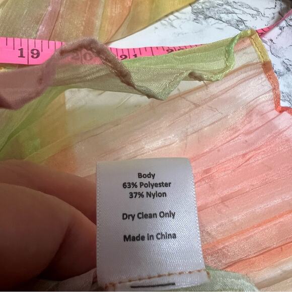 NWT Hunter Bell Savannah Pleated Mock Neck Long Blouson Sleeves Top Pastel - Picture 9 of 9